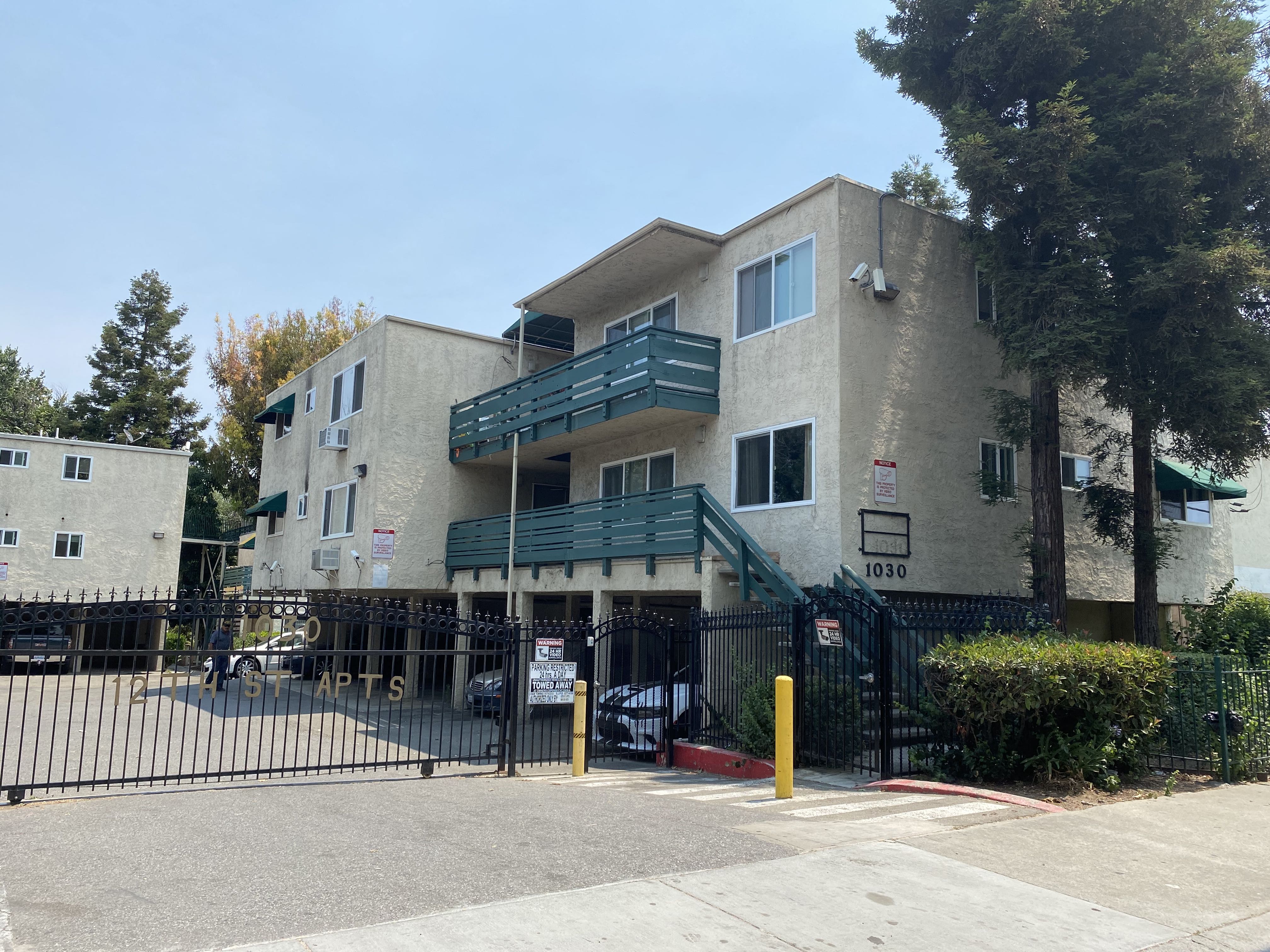 South 12th Street Apartments photo 3